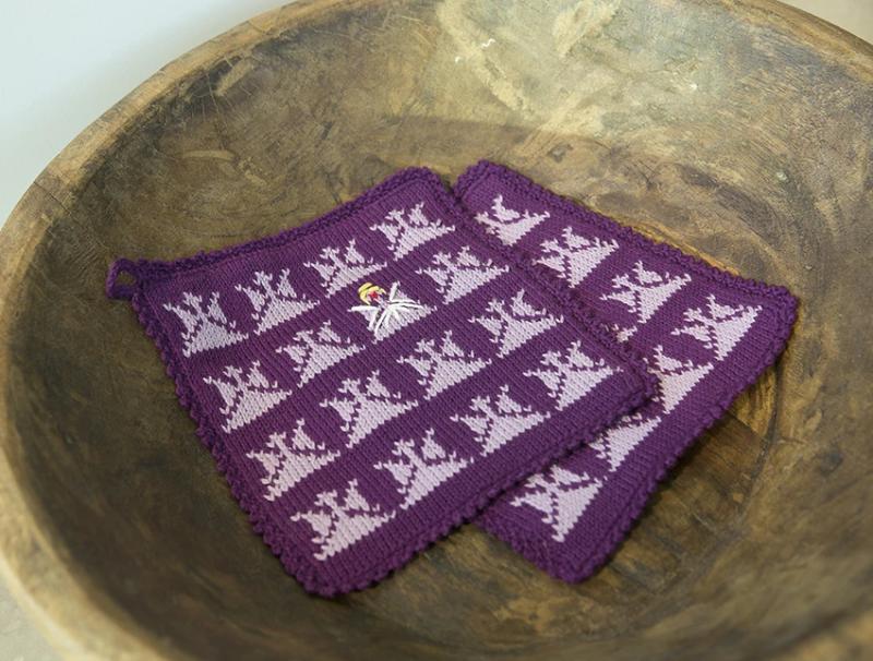 Grydelapper Den forfængelige engel - Viking Design 1715-1A kit - 20cm x 20cm - Viking Bjørk