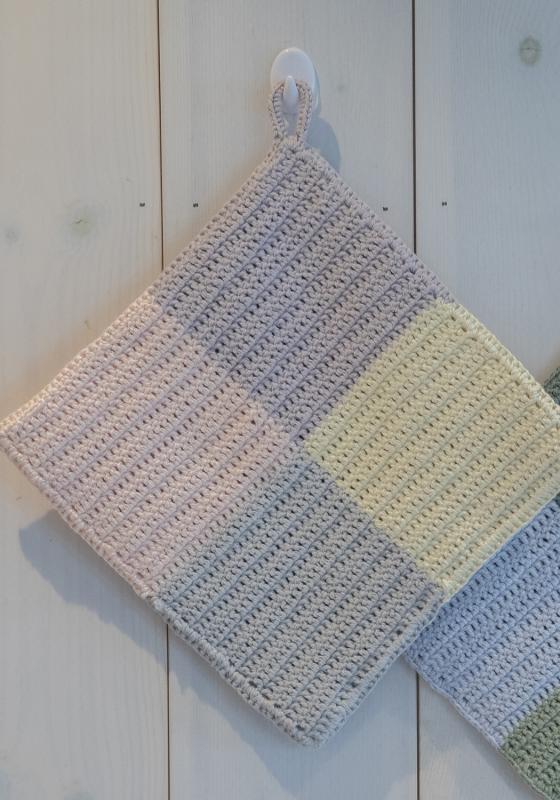 Ruter Grytlapp - Viking Design 2427-25A Kit - 22 x 22 cm - Viking Linus
