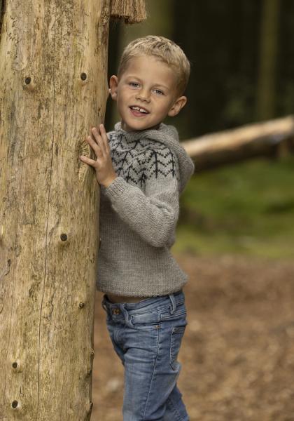 "Gunilla" genser med hætte - Viking Design 2332-11B Kit - 2 - 12 år - Viking Wool