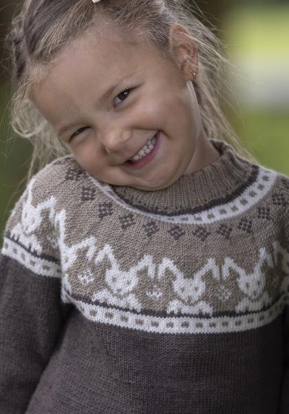 "Harepus - kanin" Genser- Viking Design 2424-6A Kit - 1 - 8år - Viking Baby merino 