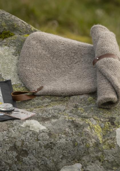 "Ply" Siddeunderlag - Viking Design 2336-5 Kit - færdigmål ca 40cm - Viking Eco Highland Wool