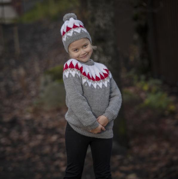 "Nisse" Genser og hue - Viking Design 2032-5A Kit - 2 - 12 år - Viking Alpaca Storm