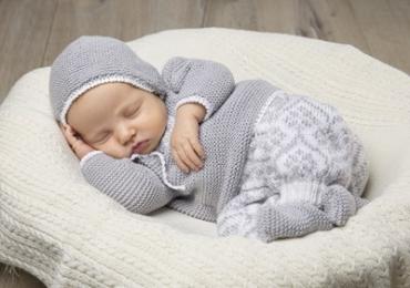 "Flora" Genser, bukser, hue og sokker - Viking Design 1608-1B Kit - 1-24 Mdr. - Viking Bambino