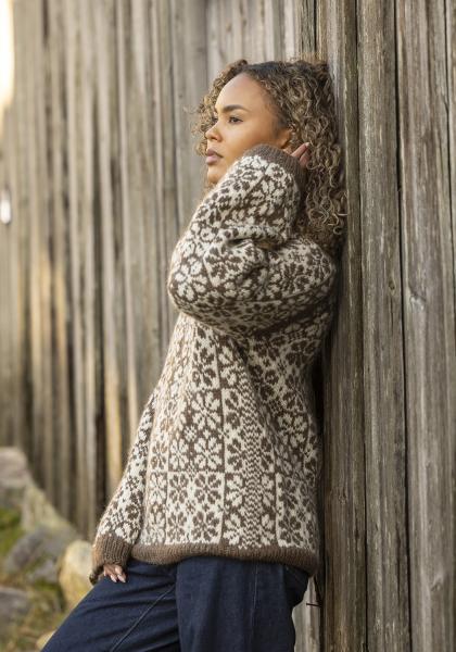 "Blomstølen" genser - Viking Design 2601-5B Kit - XS-XXL - Viking Wool